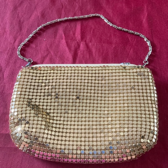 DEC 15 LAST DAY! CLEARANCE: Gold Mesh Purse - Picture 2 of 6